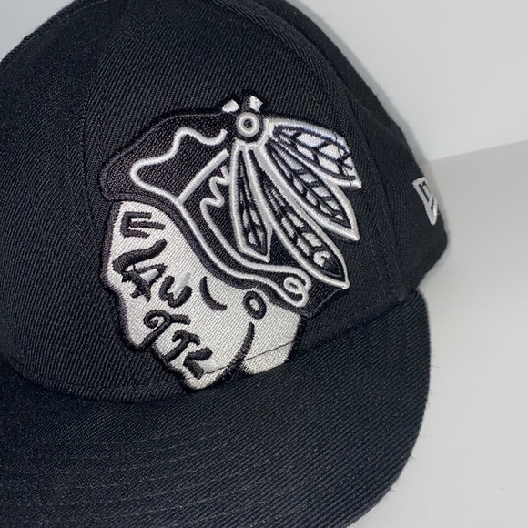 Blackhawks hockey hat cap 100% wool embroidered NEW Era side hit 61.5 cm - Picture 2 of 8